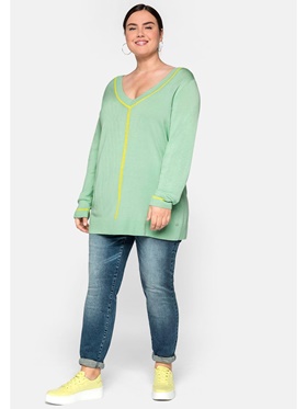 Продается по выгодной цене брендовый пуловер  с глубоким v-образным вырезом в онлайн аутлете Апарт