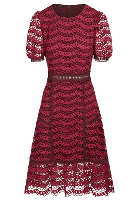 Продажа с доставкой по почте нежного кружевного платья APART в  цвете бордо на сайте Апарт