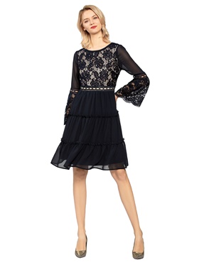 Купить по выгодной цене платье с застежкой на скрытую молнию на спинке посередине в интернет-магазине Апарт