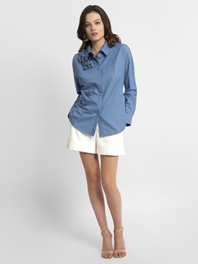 Предлагается хлопковая блузка с пришивными манжетами на сайте Апарт
