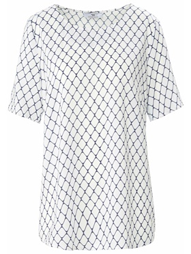 Предлагается удлиненная блузка из мягкой струящейся вискозы на выставке Апарт