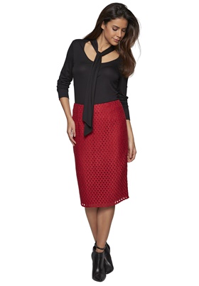 Продается трендовая блузка с лентой-бантом на округлом вырезе в онлайн аутлете Апарт