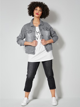Сделать покупку оригинальной куртки из джинсового материала с декоративными нагрудными карманами в интернет-магазине Апарт