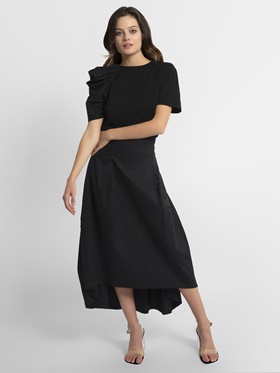 Купить с большой скидкой однотонную юбку с широким подолом в интернет-магазине Апарт
