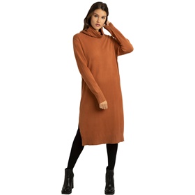 Купить вязаное платье с небольшими разрезами на сайте Апарт
