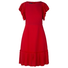 Продажа по специальной цене летнего платья с талиевыми простыми вытачками на выставке Апарт