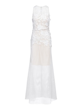 Оформить покупку свадебного платья с украшением вышивкой на спинке в аутлете Апарт