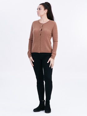 Получить бонусы за покупку нежного пуловера APART с круглым вырезом горловины на онлайн выставке Апарт
