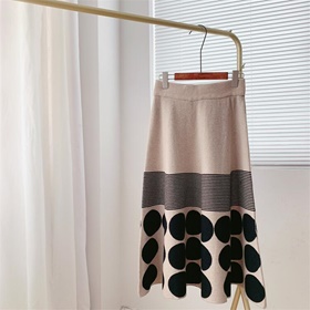 Продается с доставкой наложенным платежом качественная теплая вязаная юбка APART на онлайн выставке Апарт