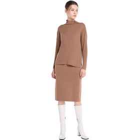Приобрести с доставкой наложенным платежом полуприлегающую юбку с длинным разрезом в интернет-магазине Апарт