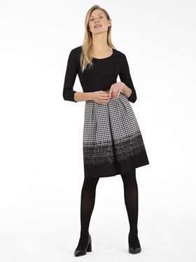 Покупка по доступной цене юбки средней длины со складками впереди в магазине Апарт