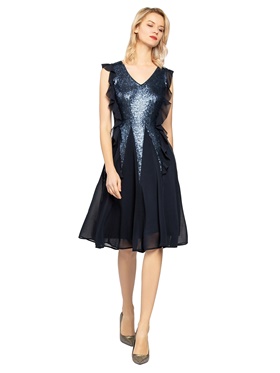 Продажа облегающего платья с потайной застежкой сзади в интернет-магазине Апарт