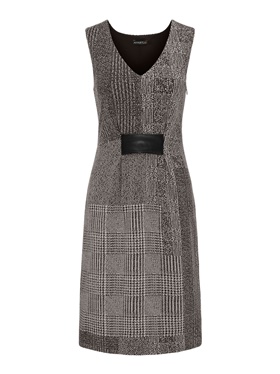 Оформить покупку платья из шерстяной ткани с мягкими складками впереди на сайте Апарт