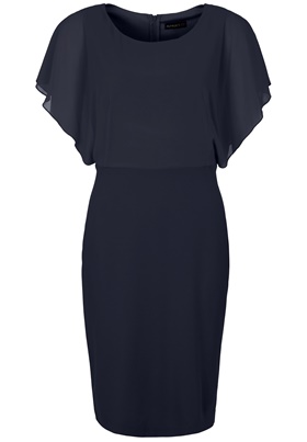 Приобрести с гарантией качества трикотажное платье со шлицей на сайте Апарт