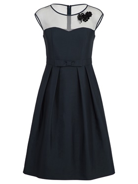 Продается коктейльное платье с притачным поясом и украшением посередине в интернет-магазине Апарт