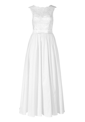 Покупка по сниженной цене свадебного платья с высокой проймой на выставке Апарт
